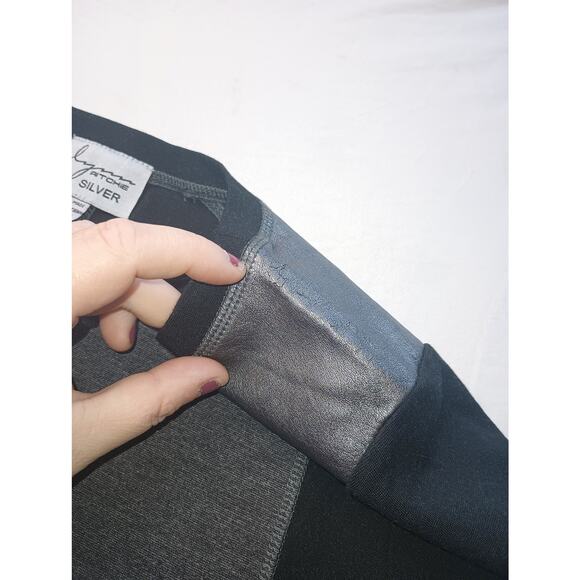 Lynn Ritchie Women's Gray Black Long sleeve Zip Top Size Small *flawed* - Picture 3 of 5